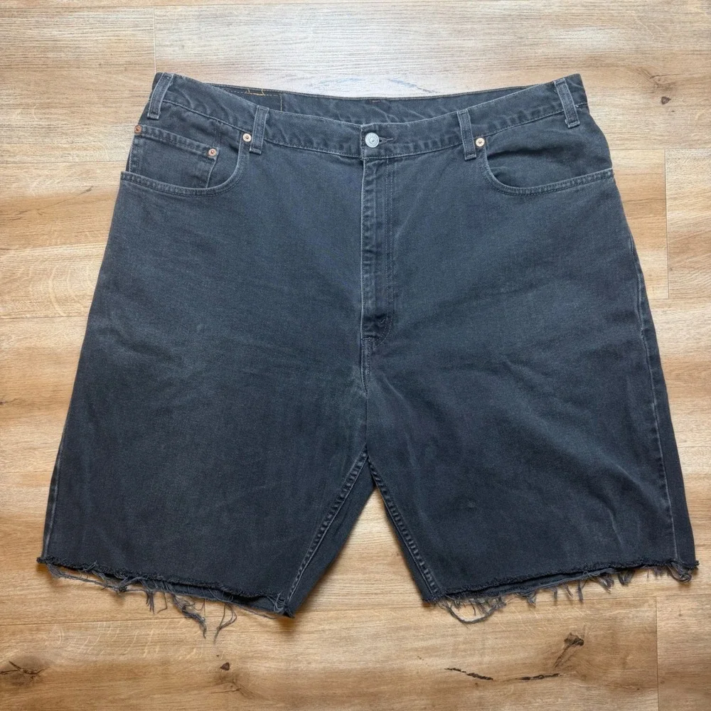 Vintage Levis 560 Denim Shorts Mens 42 Black Cutoff Loose Fit Raw Hem Grunge Y2K
